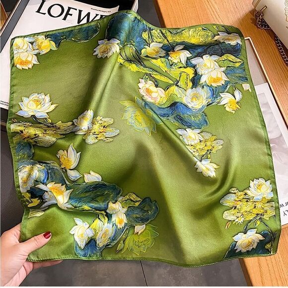 Green floral Silk Scarf - Picture 3 of 5